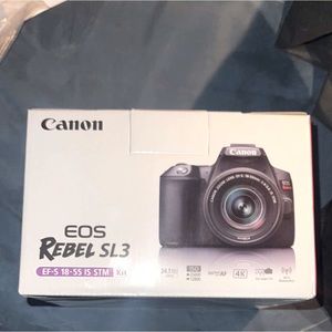 Appareil photo Canon neuve EOS Rebel SL3